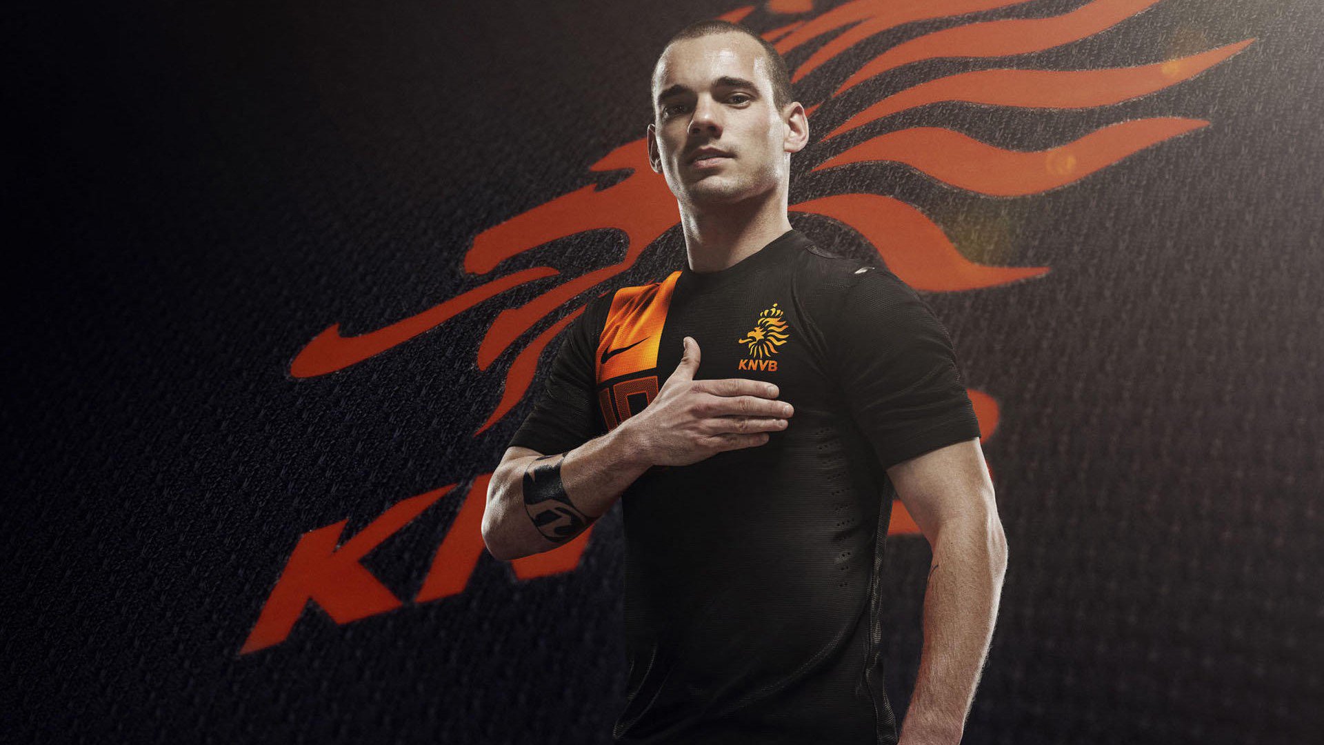 回防站位精准锁死中路空档，回防速度